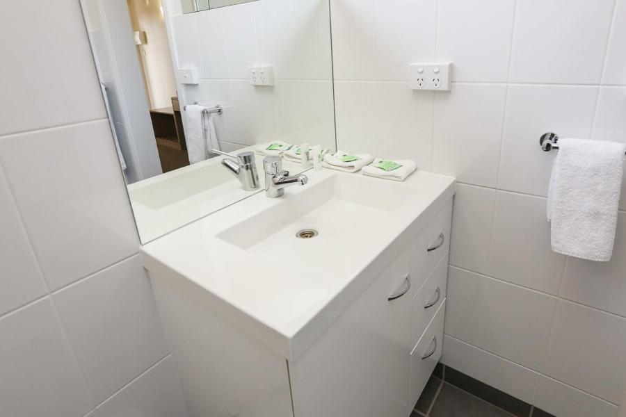 Seven Pines Motor Inn Mildura Szoba fotó